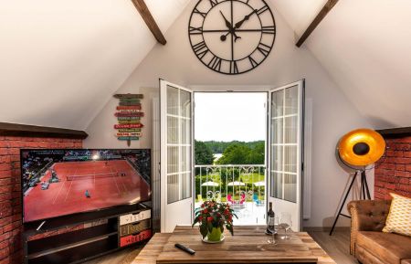 G&icirc;te n&deg;510 Germigny-l'&Eacute;v&ecirc;que - Seine-et-Marne - vue du loft sur la propri&eacute;t&eacute; 