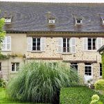 entr&eacute;e et jardin du g&icirc;te GINKGO