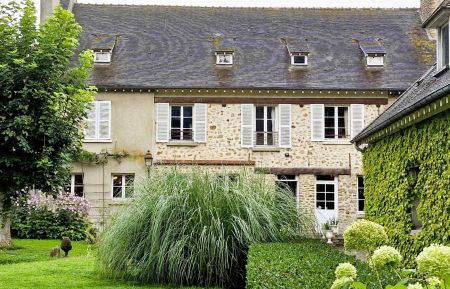 entrée et jardin du gîte GINKGO Gîte n°647 Saint-Jean-les-Deux-Jumeaux - Seine-et-Marne - entrée et jardin du gîte GINKGO